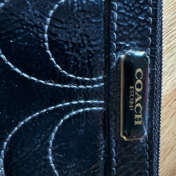 Coach Patent Leather Signature "C" Black Wristlet Mini Bag Zipper Wallet - Picture 4 of 4